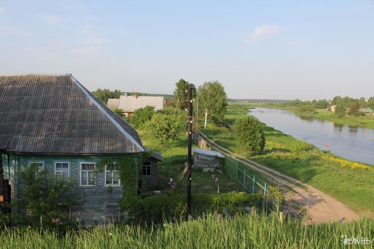 Дома у реки тверской области. Село медное Тверская область. Дом у реки Тверская область. Село медное деревня Слобода. Деревня в 60 км от Твери.