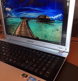Ноутбук SAMSUNG Core I5