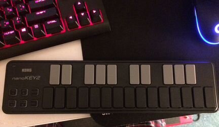 Midi-клавиатура Korg nanoKEY2