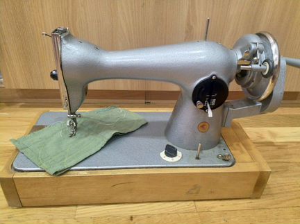 Швейная машина пмз с ручным приводом