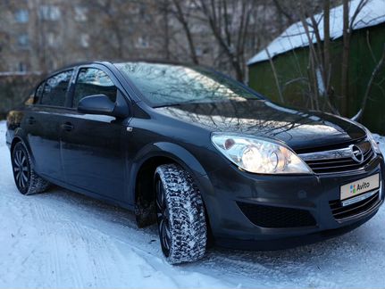 Opel Astra 1.6 МТ, 2011, 137 000 км