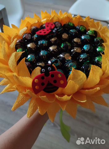 Ростовые цветы и букеты из конфет