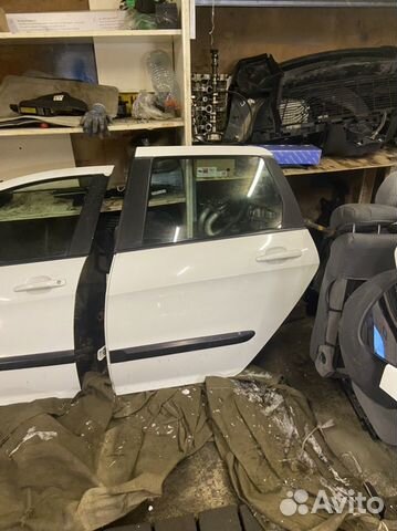 Дверь задняя левая Peugeot 308 SW