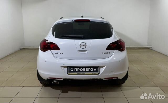 Opel Astra `2010