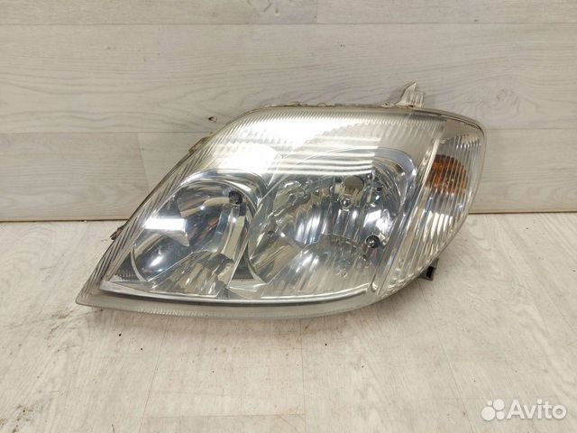 Фара левая Toyota Corolla 9. 2000-2004 Седан