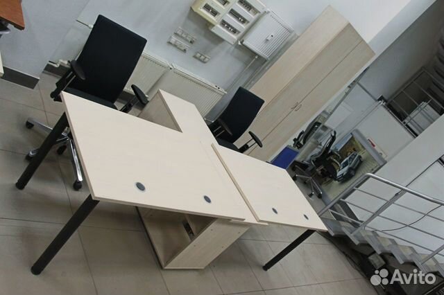 Офисные столы, рабочие места, тумбы, шкафы