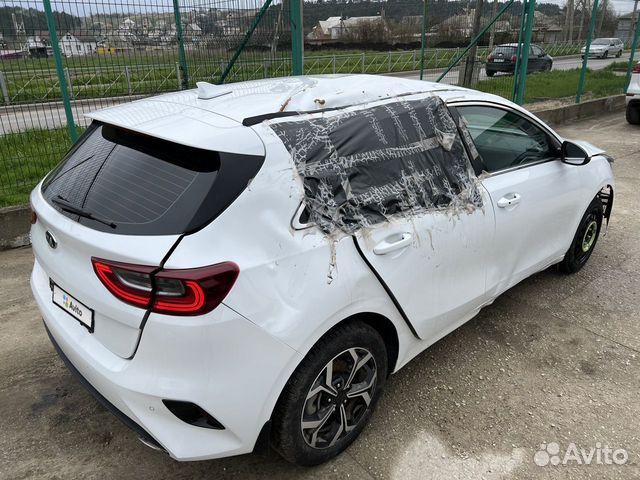 Kia Ceed 1.6 AT, 2020, битый, 27 000 км