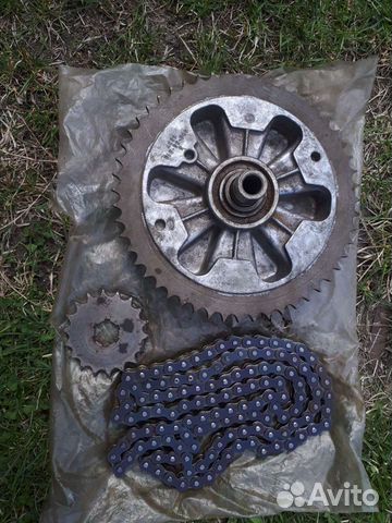 Ведущие звезды и цепь мотоцикла ява