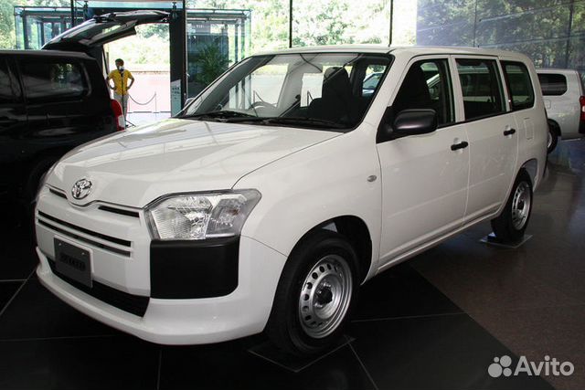 Лобовое стекло на а/м Toyota Probox