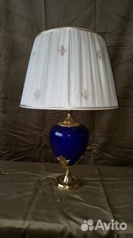 Лампа фарфор с кремовым абажуром— фотография №1