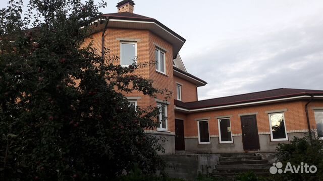 Коттедж 450 м² на участке 14 сот.