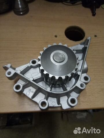 Насос системы охлаждения новый на Пежо