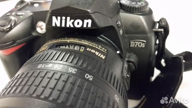 Nikon D70S c объективом