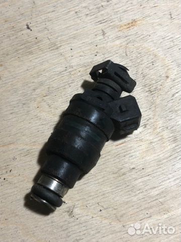 Топливная форсунка Bmw 7 E32 M70 Топливная форсунка Bmw 7 E32 M70