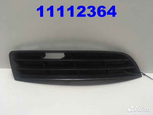Решетка в бампер правая VW Passat B6 без птф новая Решетка в бампер правая VW Passat B6 без птф новая