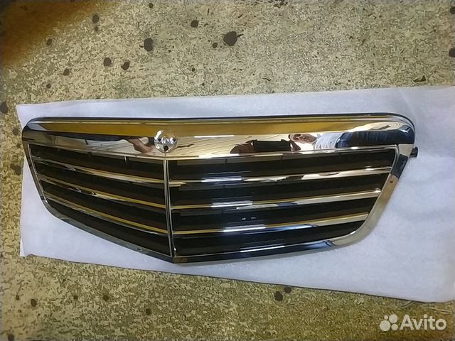 Решетка радиатора Mercedes W212 AMG W Авангард