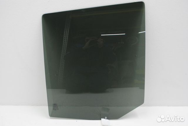 Стекло задней левой двери Ленд Ровер Дискавери