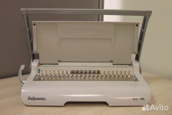 Брошюровщик Fellowes Star 150 Брошюровщик Fellowes Star 150