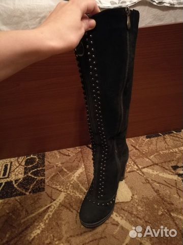 Высокие зимние сапоги на натуральном меху Высокие зимние сапоги на натуральном меху