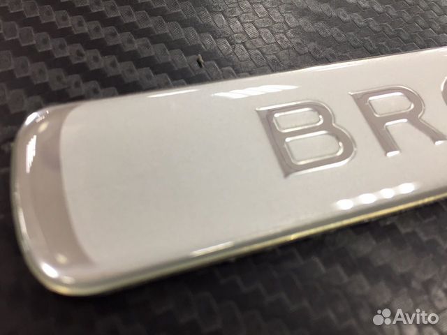 Эмблема Brownstone Серебро для Land Cruiser 200