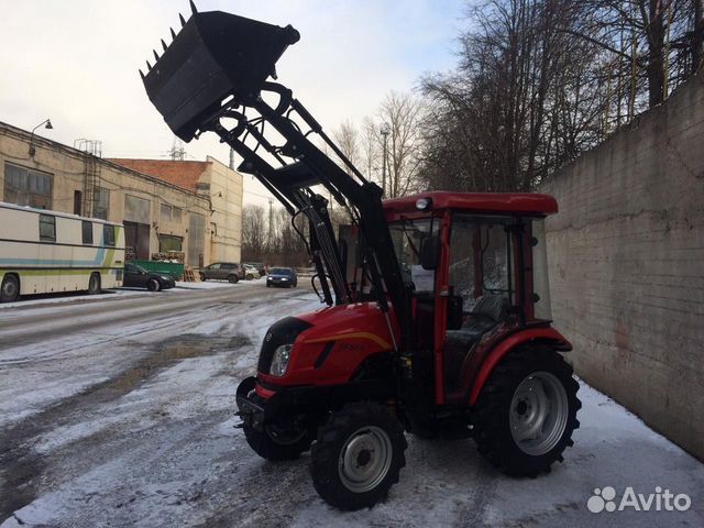 Трактор Dongfeng DF-244С с кабиной Трактор Dongfeng DF-244С с кабиной