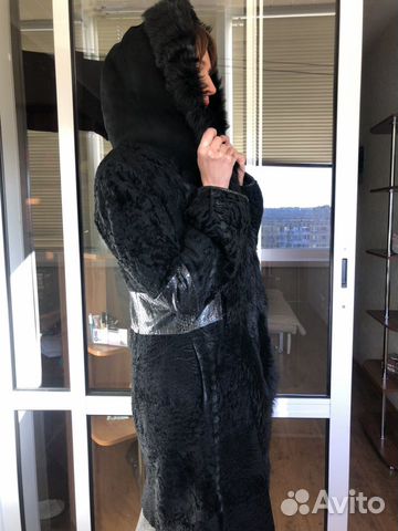 Шуба - Пальто зимнее меховое каракуль с капюшоном