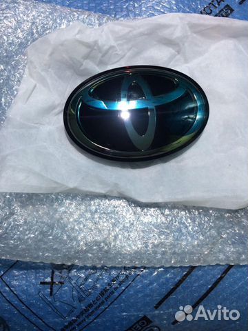 Эмблема toyota Land Cruiser 200 2015) Эмблема toyota Land Cruiser 200 2015)