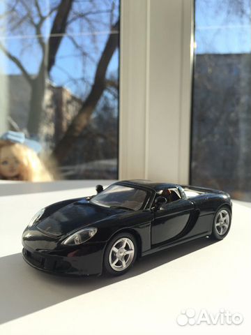 Масштабная модель автомобиля Porsche Carrera GT