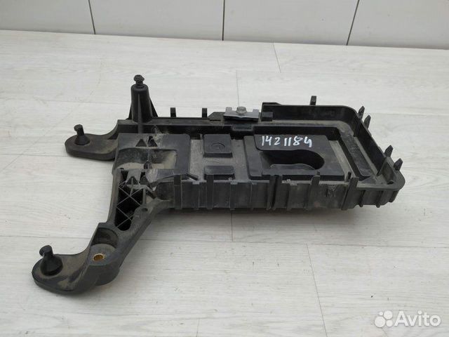 Площадка акб 1K0915325B VW Passat (B7) 2011-2015 Площадка акб 1K0915325B VW Passat (B7) 2011-2015