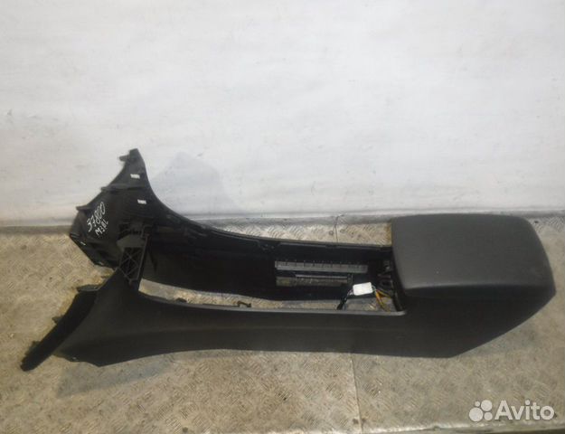 Mazda 3 BL Консоль с подлокотником