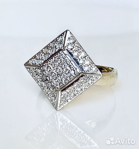 Золотое кольцо с бриллиантами Золотое кольцо с бриллиантами