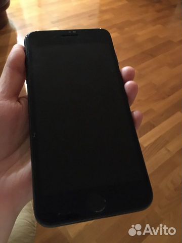 Телефон iPhone 8