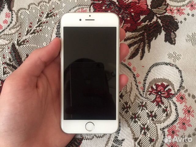 Телефон iPhone