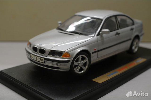 Модель автомобиля 1/18 BMW 328 1998 Модель автомобиля 1/18 BMW 328 1998