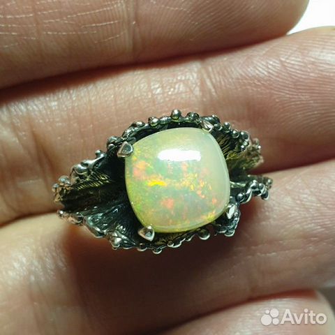Серебряное кольцо с опалом