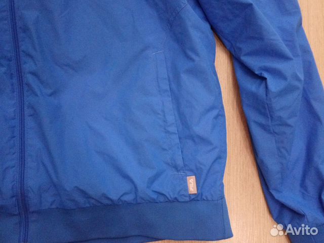 Куртка-ветровка новая размер XL fila Куртка-ветровка новая размер XL fila