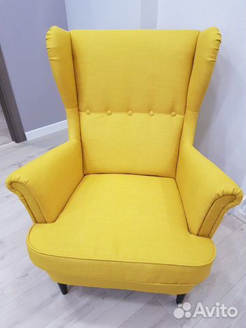 Кресло с подголовником IKEA страндмон желтый