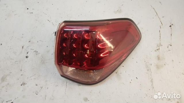 Фонарь задний наружный правый Infiniti QX56/QX80