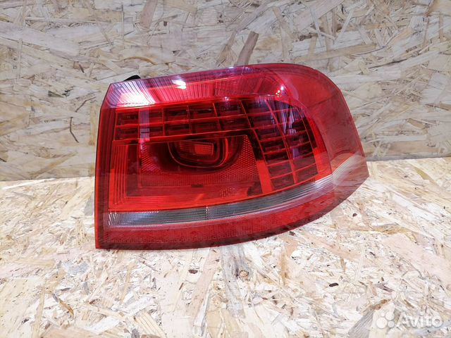 Фонарь правый Volkswagen Passat B7 wagon