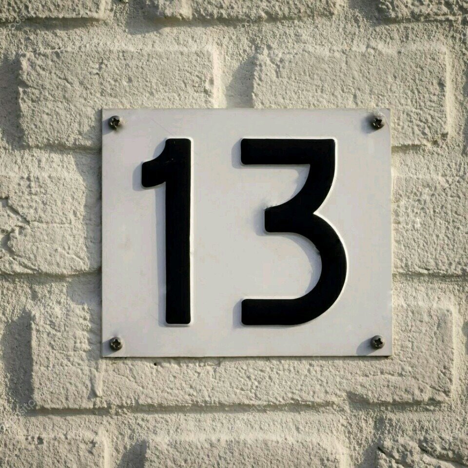 Табличка с числом 13