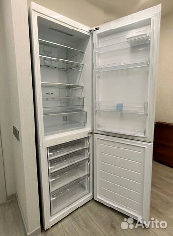 Холодильник Haier C2F636cwrg White б/у