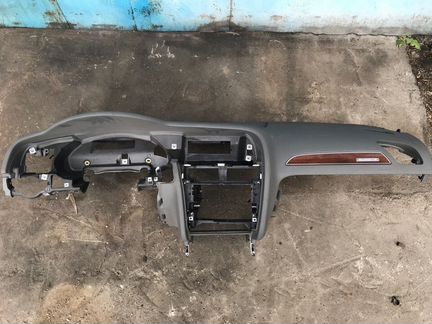 Торпеда Audi A4 B8 08-14 серая не ремонтная