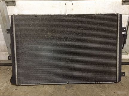 Радиатор двс VW Passat B6