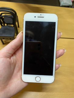 Телефон iPhone 8 64gb