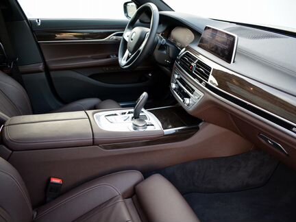 BMW 7 серия 3.0 AT, 2019, 15 667 км