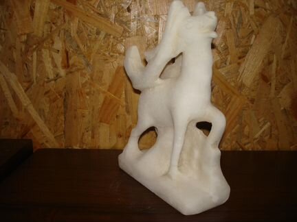 Олень. Мрамор. Ретро