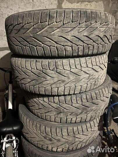 Nokian Tyres Hakkapeliitta R2 SUV 235/65 R18 110R