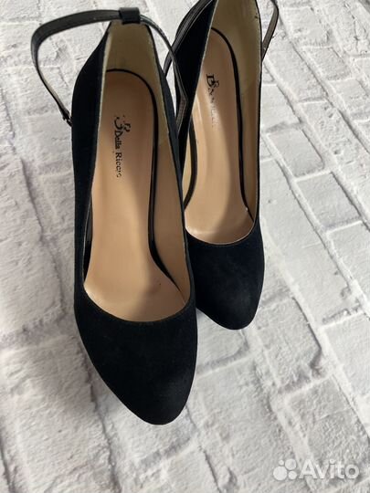 Туфли замшевые с ремешком, 39 размер