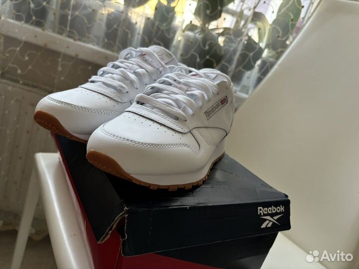 Кроссовки reebok classic leather женские