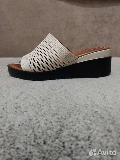 Шлепанцы женские 39 размер